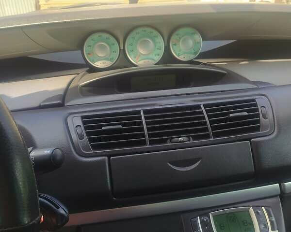 Серый Пежо 807, объемом двигателя 2 л и пробегом 334 тыс. км за 4000 $, фото 7 на Automoto.ua