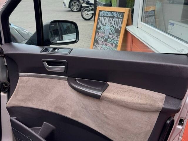 Сірий Пежо 807, об'ємом двигуна 2.2 л та пробігом 200 тис. км за 4500 $, фото 18 на Automoto.ua