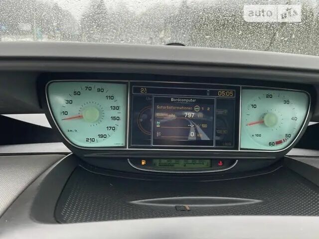 Серый Пежо 807, объемом двигателя 2.2 л и пробегом 270 тыс. км за 5100 $, фото 2 на Automoto.ua