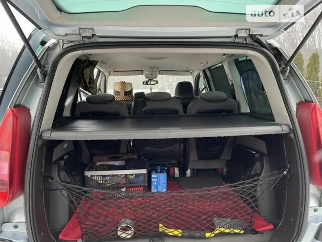 Серый Пежо 807, объемом двигателя 2.2 л и пробегом 270 тыс. км за 5100 $, фото 5 на Automoto.ua