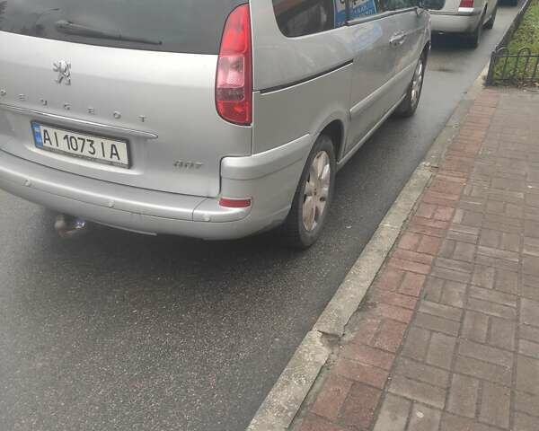 Серый Пежо 807, объемом двигателя 2.2 л и пробегом 313 тыс. км за 5000 $, фото 2 на Automoto.ua