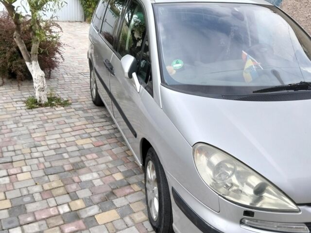 Серый Пежо 807, объемом двигателя 2.2 л и пробегом 274 тыс. км за 3600 $, фото 2 на Automoto.ua