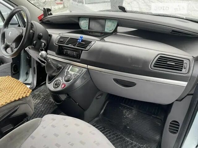 Серый Пежо 807, объемом двигателя 2.2 л и пробегом 270 тыс. км за 5100 $, фото 4 на Automoto.ua