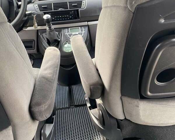 Серый Пежо 807, объемом двигателя 2 л и пробегом 295 тыс. км за 5200 $, фото 17 на Automoto.ua