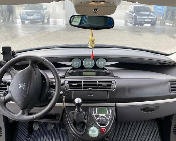 Серый Пежо 807, объемом двигателя 2 л и пробегом 295 тыс. км за 5200 $, фото 16 на Automoto.ua