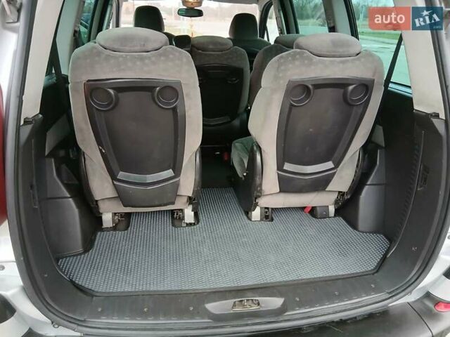 Серый Пежо 807, объемом двигателя 2 л и пробегом 295 тыс. км за 5200 $, фото 22 на Automoto.ua