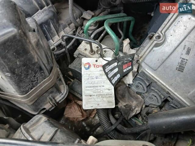 Серый Пежо 807, объемом двигателя 2 л и пробегом 295 тыс. км за 5200 $, фото 30 на Automoto.ua