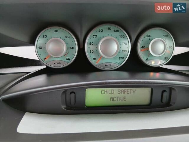 Серый Пежо 807, объемом двигателя 2 л и пробегом 295 тыс. км за 5200 $, фото 9 на Automoto.ua