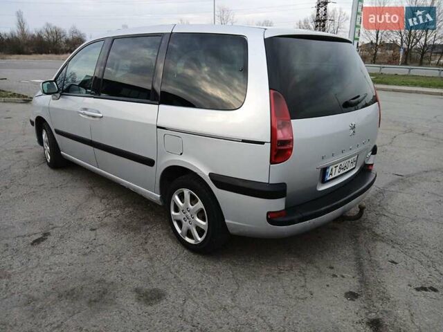 Серый Пежо 807, объемом двигателя 2 л и пробегом 295 тыс. км за 5200 $, фото 3 на Automoto.ua