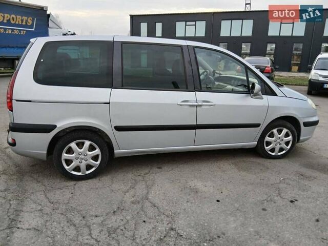 Серый Пежо 807, объемом двигателя 2 л и пробегом 295 тыс. км за 5200 $, фото 4 на Automoto.ua