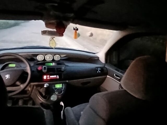 Серый Пежо 807, объемом двигателя 2 л и пробегом 350 тыс. км за 1700 $, фото 7 на Automoto.ua