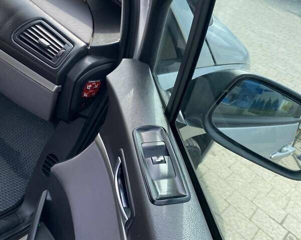 Серый Пежо 807, объемом двигателя 2 л и пробегом 295 тыс. км за 5200 $, фото 27 на Automoto.ua