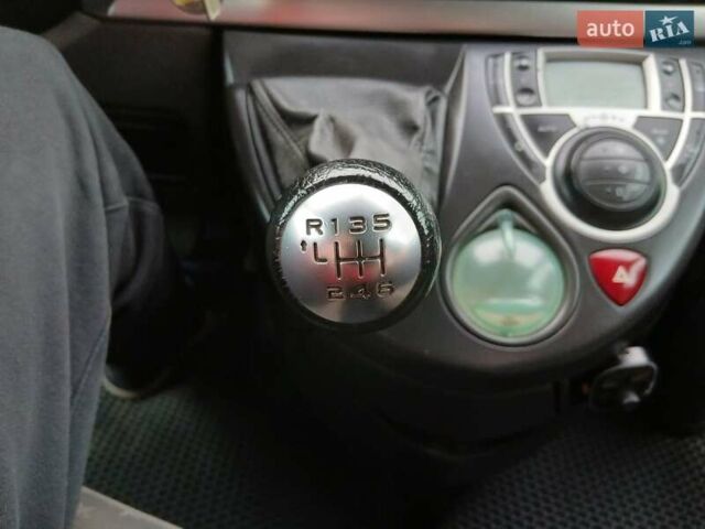 Серый Пежо 807, объемом двигателя 2 л и пробегом 295 тыс. км за 5200 $, фото 11 на Automoto.ua