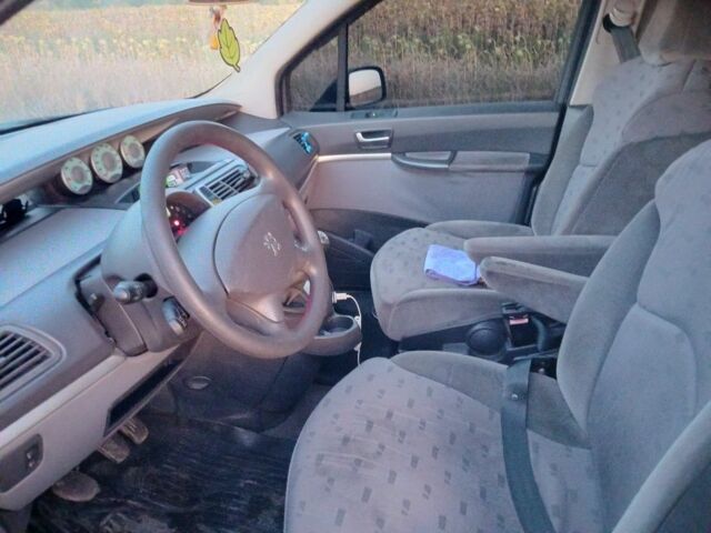 Серый Пежо 807, объемом двигателя 2 л и пробегом 350 тыс. км за 1700 $, фото 6 на Automoto.ua