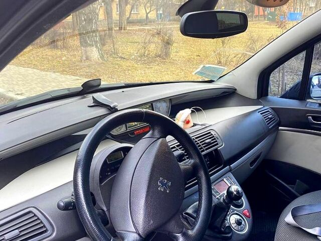 Сірий Пежо 807, об'ємом двигуна 2.2 л та пробігом 200 тис. км за 5700 $, фото 5 на Automoto.ua