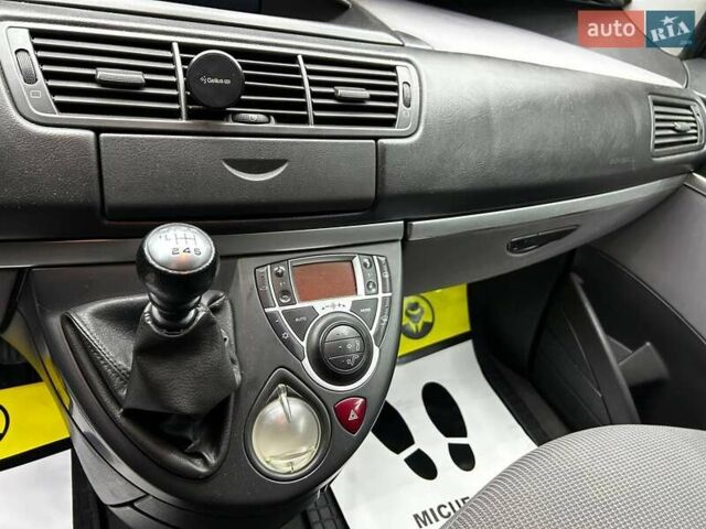 Сірий Пежо 807, об'ємом двигуна 2 л та пробігом 242 тис. км за 6300 $, фото 8 на Automoto.ua