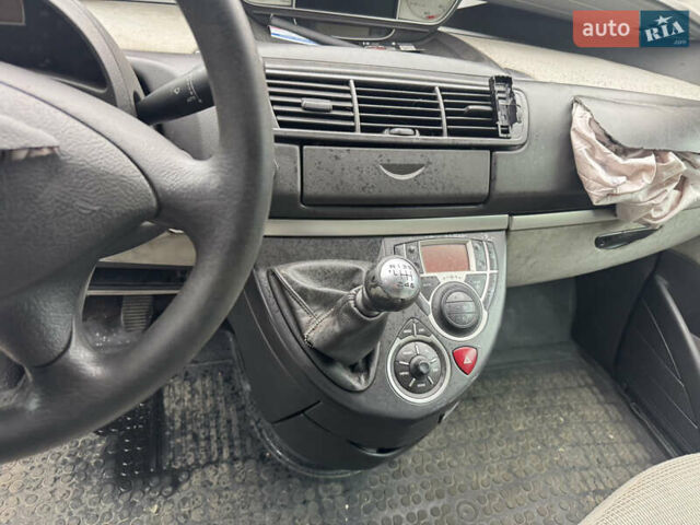 Серый Пежо 807, объемом двигателя 2 л и пробегом 230 тыс. км за 1850 $, фото 11 на Automoto.ua