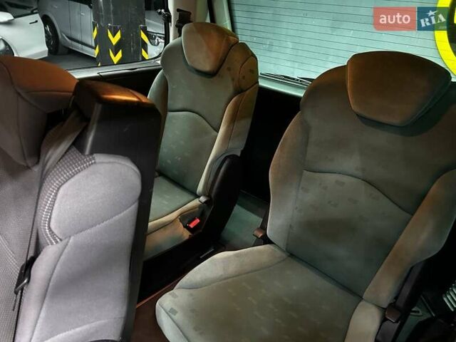 Сірий Пежо 807, об'ємом двигуна 2 л та пробігом 242 тис. км за 6300 $, фото 14 на Automoto.ua