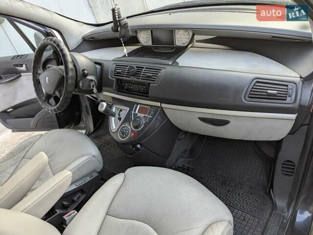 Серый Пежо 807, объемом двигателя 2 л и пробегом 306 тыс. км за 5800 $, фото 12 на Automoto.ua