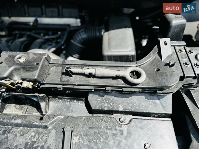 Серый Пежо 807, объемом двигателя 2 л и пробегом 206 тыс. км за 6850 $, фото 65 на Automoto.ua