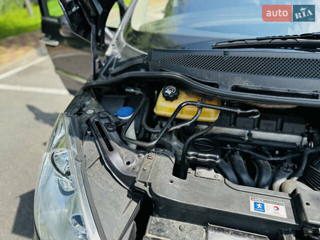 Серый Пежо 807, объемом двигателя 2 л и пробегом 206 тыс. км за 6850 $, фото 66 на Automoto.ua