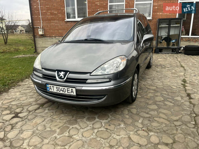 Серый Пежо 807, объемом двигателя 2 л и пробегом 300 тыс. км за 5900 $, фото 3 на Automoto.ua