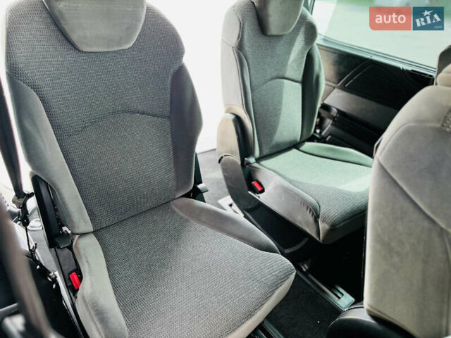 Серый Пежо 807, объемом двигателя 2 л и пробегом 206 тыс. км за 6850 $, фото 32 на Automoto.ua