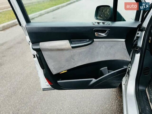 Серый Пежо 807, объемом двигателя 2.18 л и пробегом 155 тыс. км за 7500 $, фото 12 на Automoto.ua