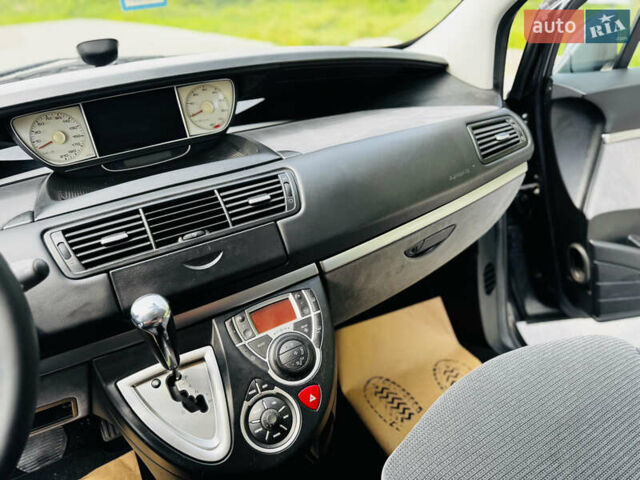 Серый Пежо 807, объемом двигателя 2 л и пробегом 206 тыс. км за 6850 $, фото 62 на Automoto.ua