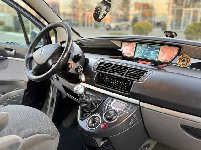 Сірий Пежо 807, об'ємом двигуна 2 л та пробігом 264 тис. км за 3199 $, фото 5 на Automoto.ua