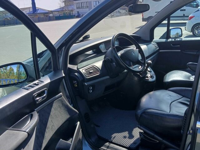 Серый Пежо 807, объемом двигателя 2 л и пробегом 334 тыс. км за 7300 $, фото 5 на Automoto.ua