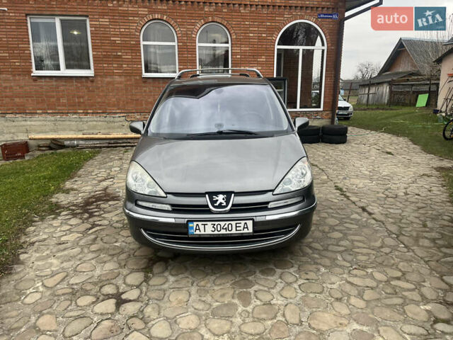 Серый Пежо 807, объемом двигателя 2 л и пробегом 300 тыс. км за 5900 $, фото 2 на Automoto.ua