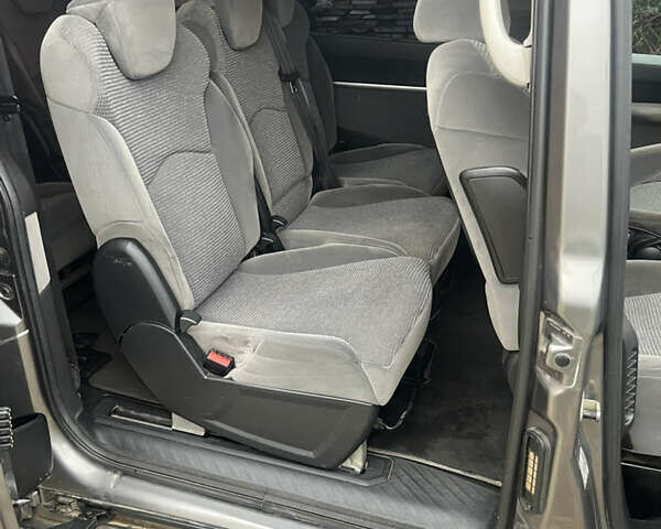 Серый Пежо 807, объемом двигателя 2 л и пробегом 300 тыс. км за 5900 $, фото 14 на Automoto.ua