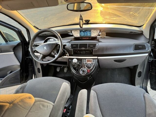 Сірий Пежо 807, об'ємом двигуна 2 л та пробігом 264 тис. км за 3199 $, фото 2 на Automoto.ua