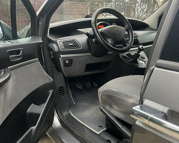 Серый Пежо 807, объемом двигателя 2 л и пробегом 300 тыс. км за 5900 $, фото 20 на Automoto.ua