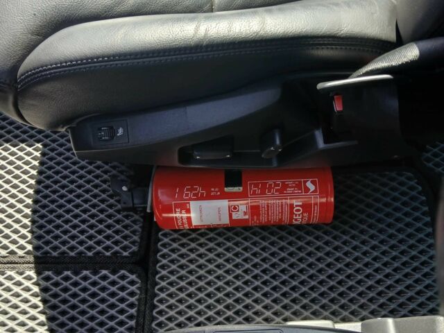 Серый Пежо 807, объемом двигателя 2 л и пробегом 334 тыс. км за 7300 $, фото 6 на Automoto.ua