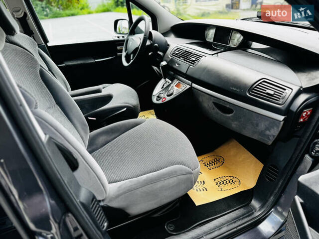 Серый Пежо 807, объемом двигателя 2 л и пробегом 206 тыс. км за 6850 $, фото 43 на Automoto.ua