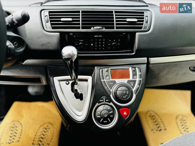 Серый Пежо 807, объемом двигателя 2 л и пробегом 206 тыс. км за 6850 $, фото 58 на Automoto.ua
