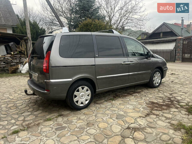 Серый Пежо 807, объемом двигателя 2 л и пробегом 300 тыс. км за 5900 $, фото 10 на Automoto.ua