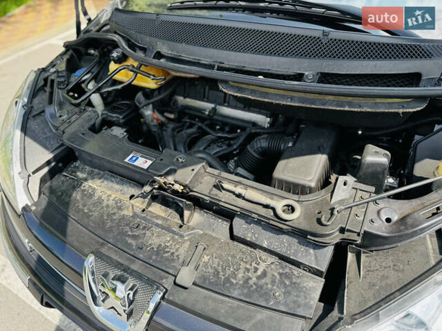 Серый Пежо 807, объемом двигателя 2 л и пробегом 206 тыс. км за 6850 $, фото 64 на Automoto.ua