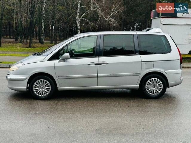 Серый Пежо 807, объемом двигателя 2.18 л и пробегом 155 тыс. км за 7500 $, фото 1 на Automoto.ua