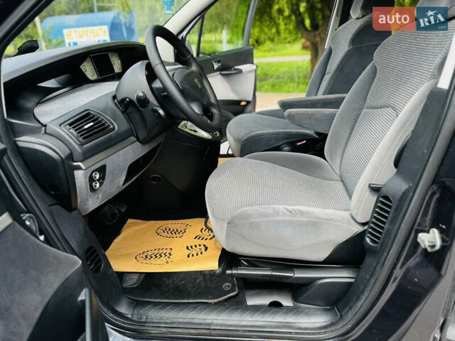 Серый Пежо 807, объемом двигателя 2 л и пробегом 206 тыс. км за 6850 $, фото 63 на Automoto.ua