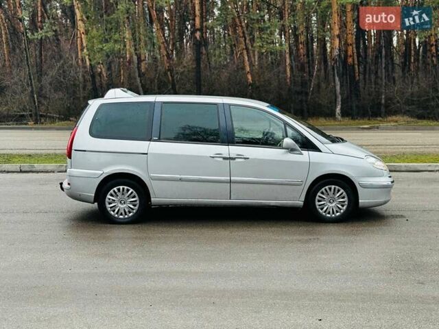 Серый Пежо 807, объемом двигателя 2.18 л и пробегом 155 тыс. км за 7500 $, фото 3 на Automoto.ua