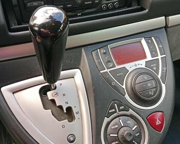 Серый Пежо 807, объемом двигателя 2.2 л и пробегом 240 тыс. км за 6800 $, фото 5 на Automoto.ua