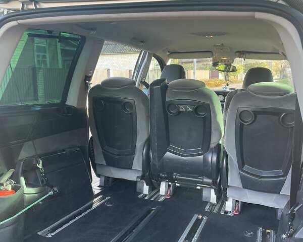 Серый Пежо 807, объемом двигателя 2.2 л и пробегом 290 тыс. км за 6000 $, фото 1 на Automoto.ua