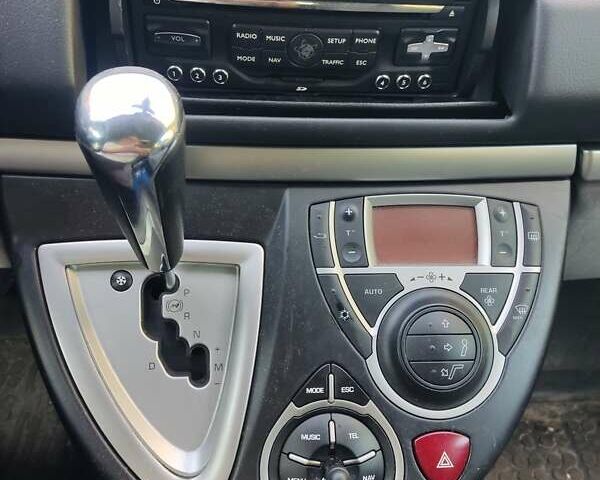 Серый Пежо 807, объемом двигателя 2 л и пробегом 271 тыс. км за 6000 $, фото 17 на Automoto.ua