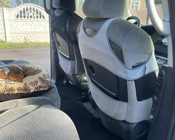 Серый Пежо 807, объемом двигателя 2.2 л и пробегом 290 тыс. км за 6000 $, фото 7 на Automoto.ua