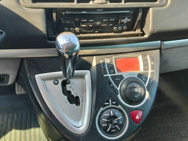 Сірий Пежо 807, об'ємом двигуна 2 л та пробігом 279 тис. км за 6100 $, фото 6 на Automoto.ua