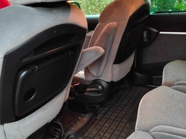 Сірий Пежо 807, об'ємом двигуна 2 л та пробігом 279 тис. км за 6100 $, фото 9 на Automoto.ua