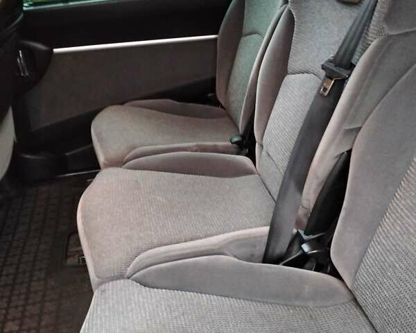 Серый Пежо 807, объемом двигателя 2 л и пробегом 271 тыс. км за 6000 $, фото 2 на Automoto.ua